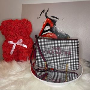 Coach Peyton Glen Plaid Black/White/Burgundy Zip Wristlet Clutch